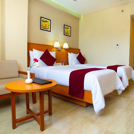 Classic Grande,A Member Of Radisson Imphal Exterior foto