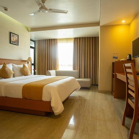Classic Grande,A Member Of Radisson Imphal Exterior foto